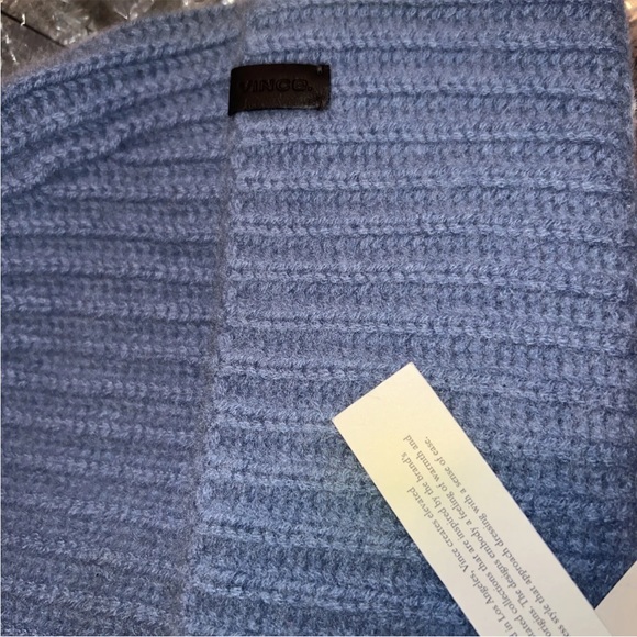 Vince Unisex Boiled 100% Cashmere Chunky Half Cardigan Knit Hat Dusty Blue OS - Picture 8 of 8